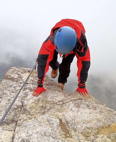 Nelliyampathy hill climbing trail near Seetharkundu Resorts Palakkad